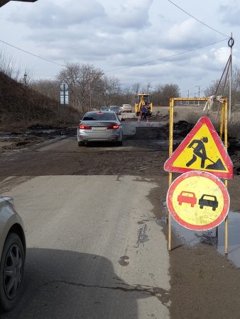 В Ессентуках приступили к ямочному ремонту