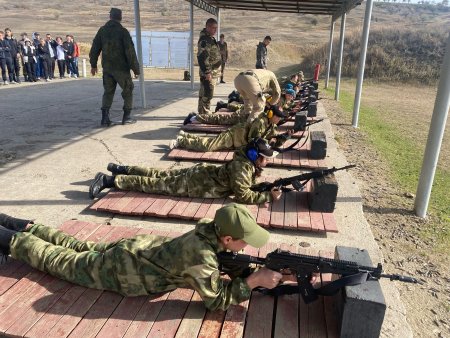 Курсанты военно-патриотического центра «Феникс» из Минеральных Вод приняли участие в занятиях по огневой подготовке